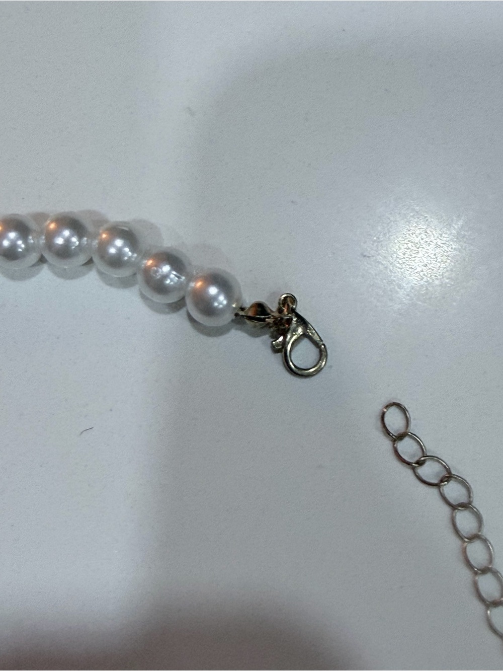 Classic White Pearl Necklace - Elegant Women's Jewelry - Picture 3 of 5